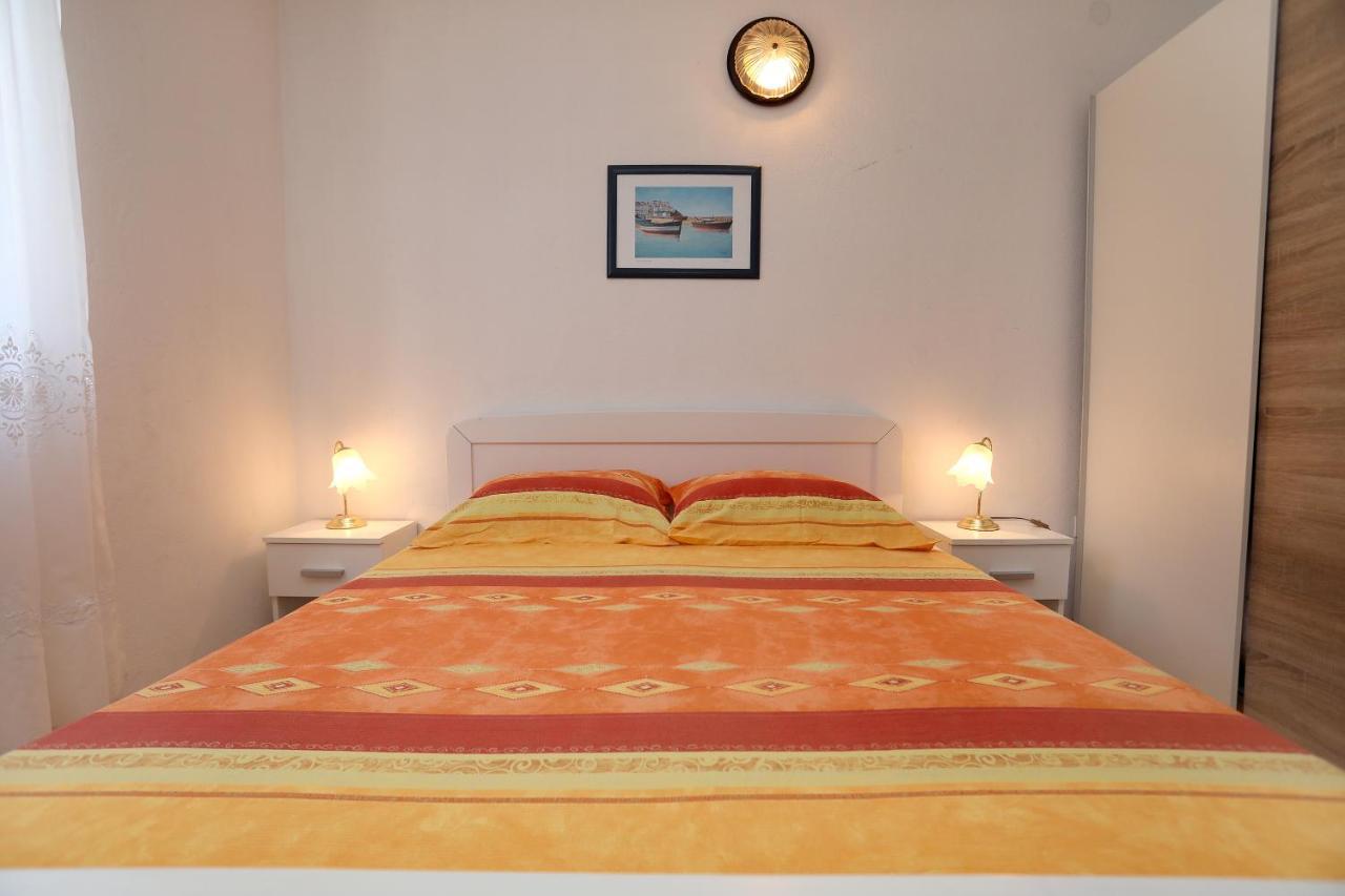 Apartman Karaga Trogir Zewnętrze zdjęcie